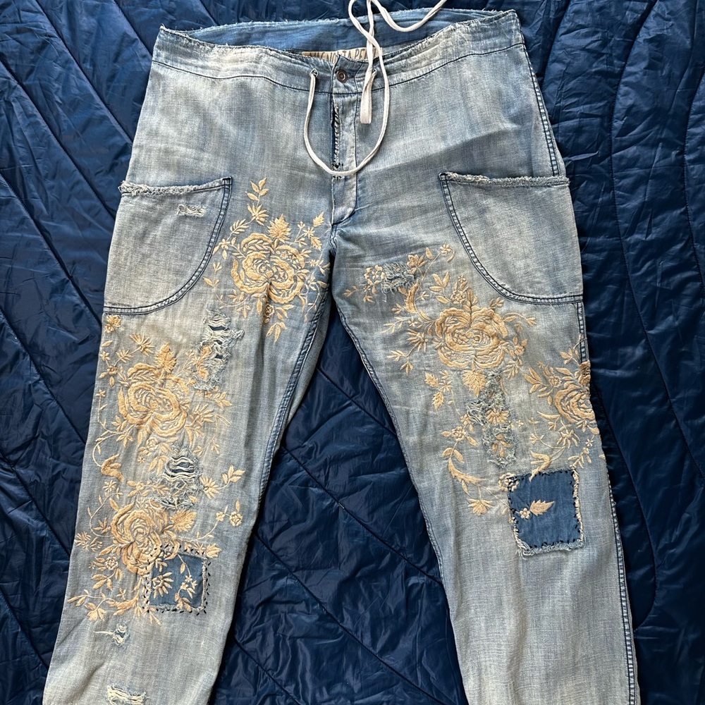 Embroidered Floral Denim Jeans!!